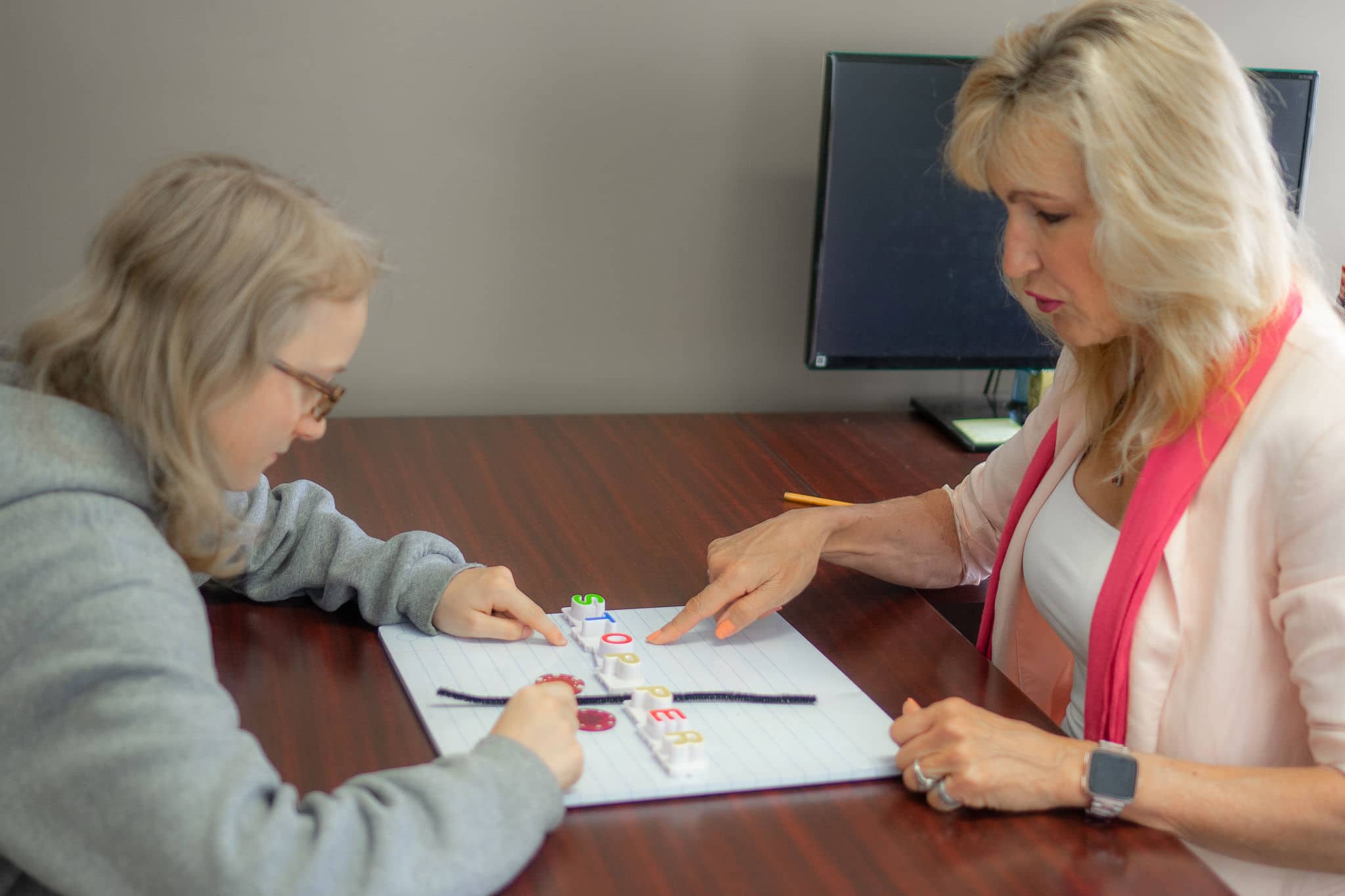 Astrid from mind over learning works with a student